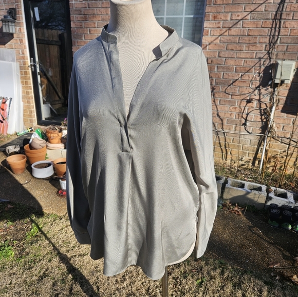 Vince Split Neck Silk Blend Tunic NWT - Picture 6 of 16